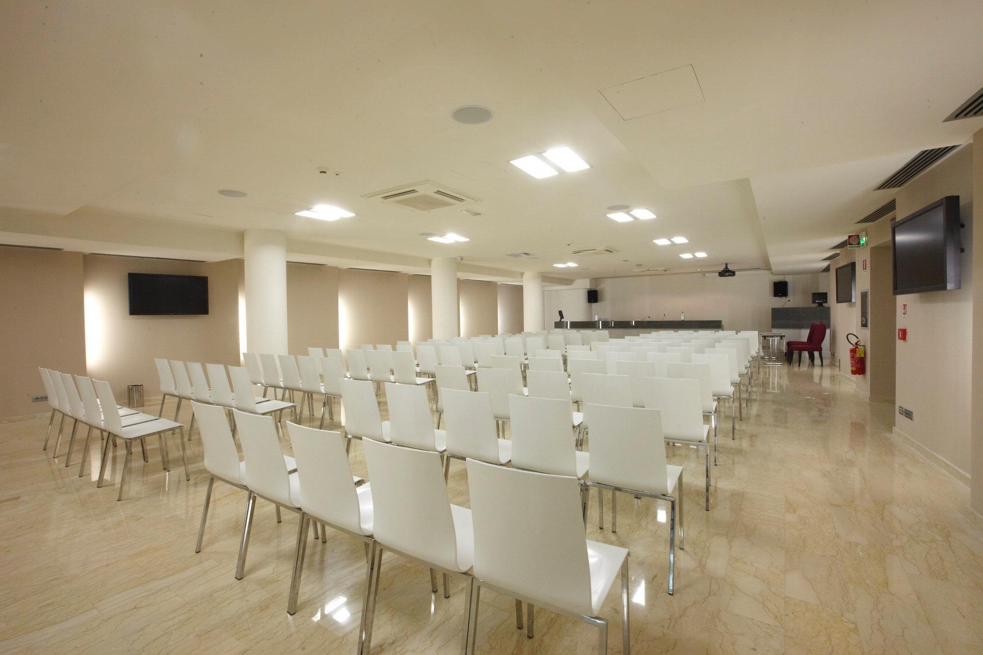 ホテル Pisa Tower Plaza エクステリア 写真 The conference room