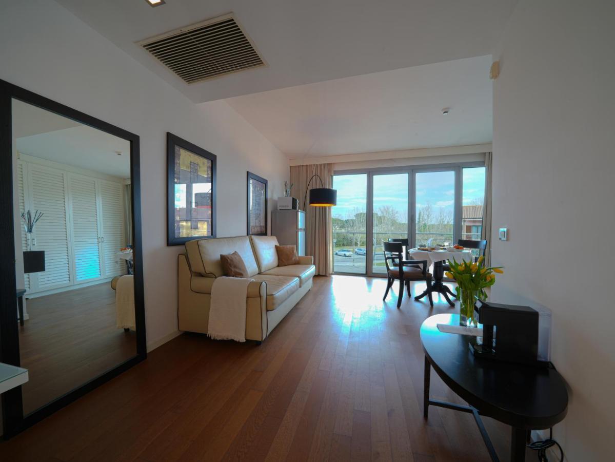 ホテル Pisa Tower Plaza エクステリア 写真 A living room in a typical apartment