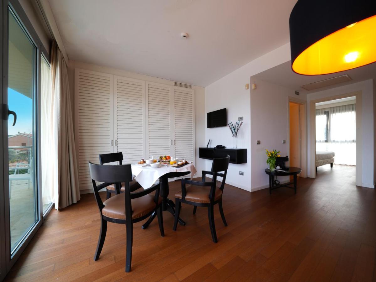 ホテル Pisa Tower Plaza エクステリア 写真 A typical apartment