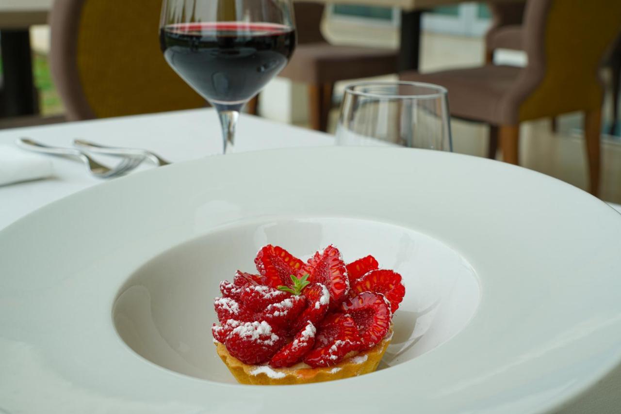 ホテル Pisa Tower Plaza エクステリア 写真 A dessert at the restaurant
